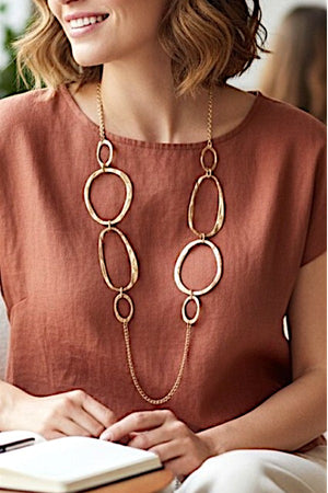 HAMMERED OVAL CUT OUT LINK LONG NECKLACE