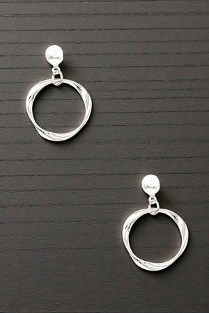 TWISTED HOOP PEARL LINK DROP EARRING