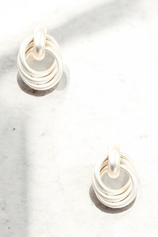 INTERLOCKED RING DROP EARRING