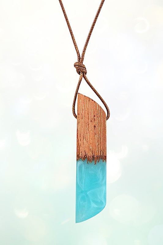 WOODED LIKE PENDANT ADJUSTABLE CORD NECKLACE