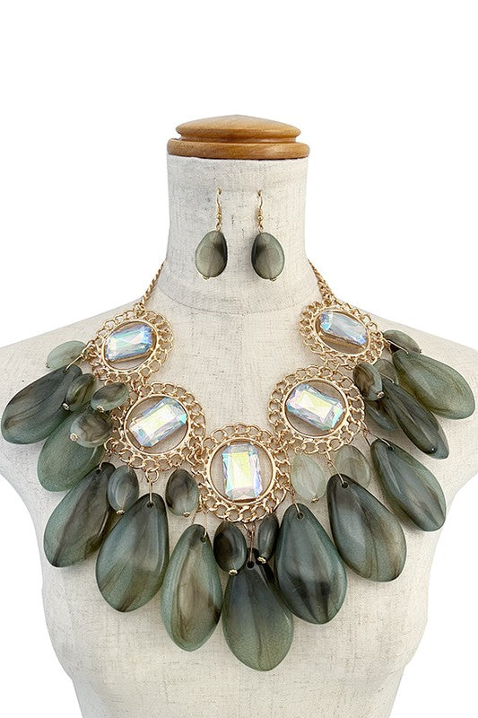 CHAIN FRAMED GEM TEARDROP STONE BIB NECKLACE SET