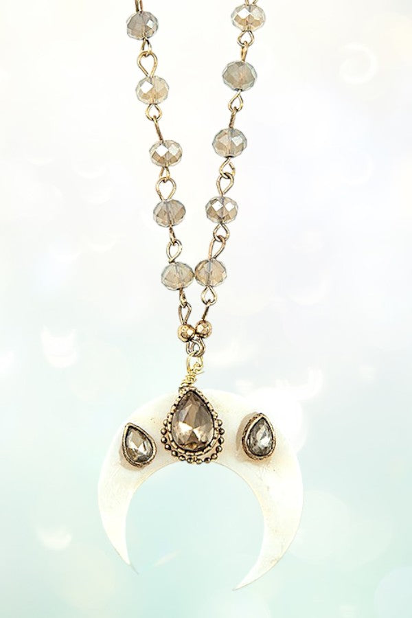 CURVED STONE PENDANT LONG BEADED NECKLACE