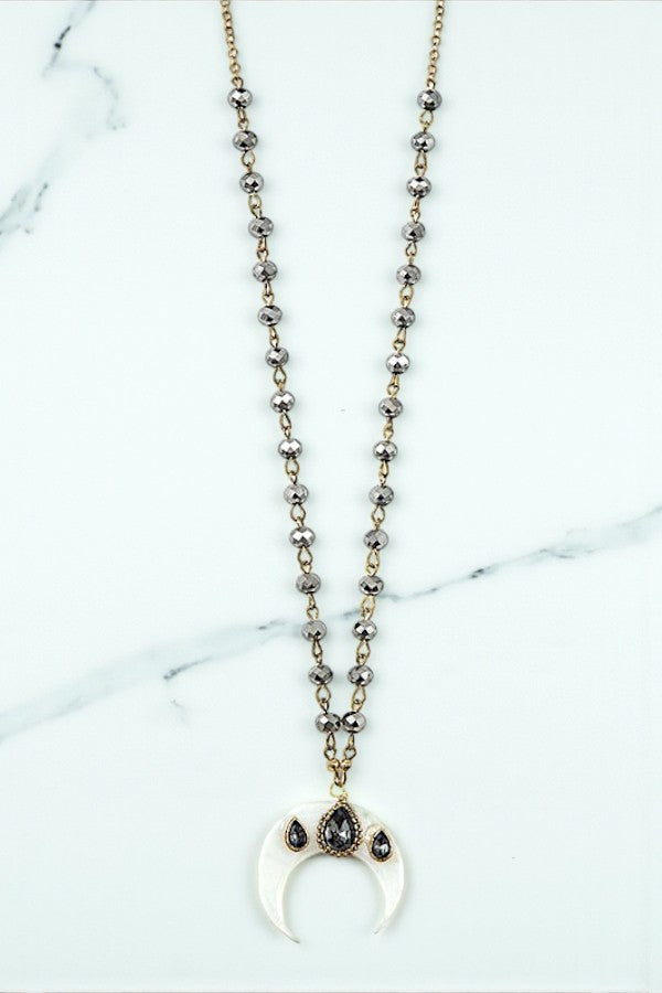 CURVED STONE PENDANT LONG BEADED NECKLACE