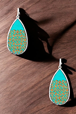 CUT OUT DETAILED TEARDROP EARRING