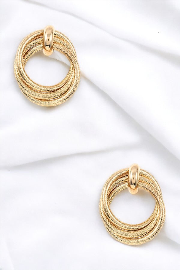 TEXTURED CIRCLE LINK POST EARRING