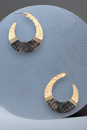 SNAKE PRINT HAMMERED GOLD SEMI HOOP EARRING