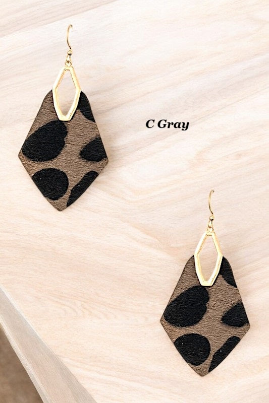 ANIMAL PRINT DIAMOND SHAPE DANGLE EARRING