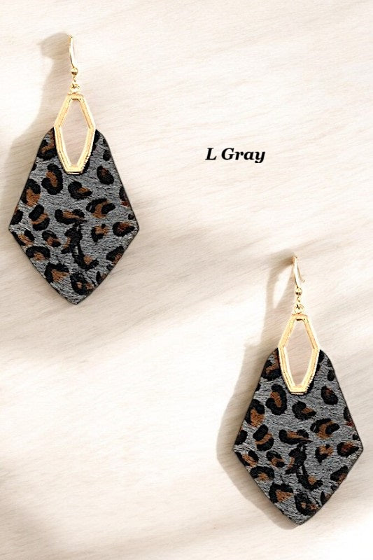 ANIMAL PRINT DIAMOND SHAPE DANGLE EARRING