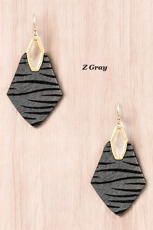 ANIMAL PRINT DIAMOND SHAPE DANGLE EARRING