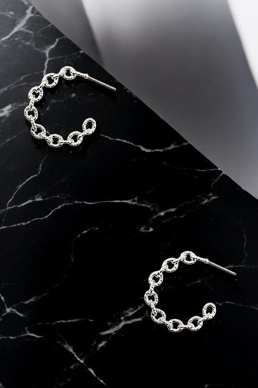 CHAIN SEMI HOOP EARRING