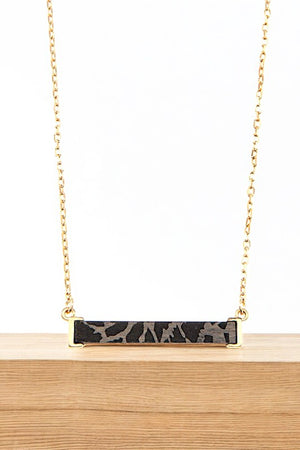 ANIMAL PRINT BAR PENDANT NECKLACE