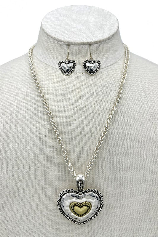 Etched Heart Pendant Necklace Set