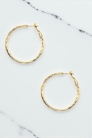 LINE TWIST DETAIL HOOP EARRING