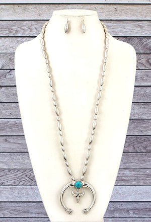 Curved Pendant with Stone Long Necklace Set