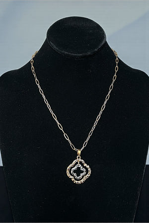 HAMMERED DOUBLE CLOVER CUT OUT PENDANT NECKLACE