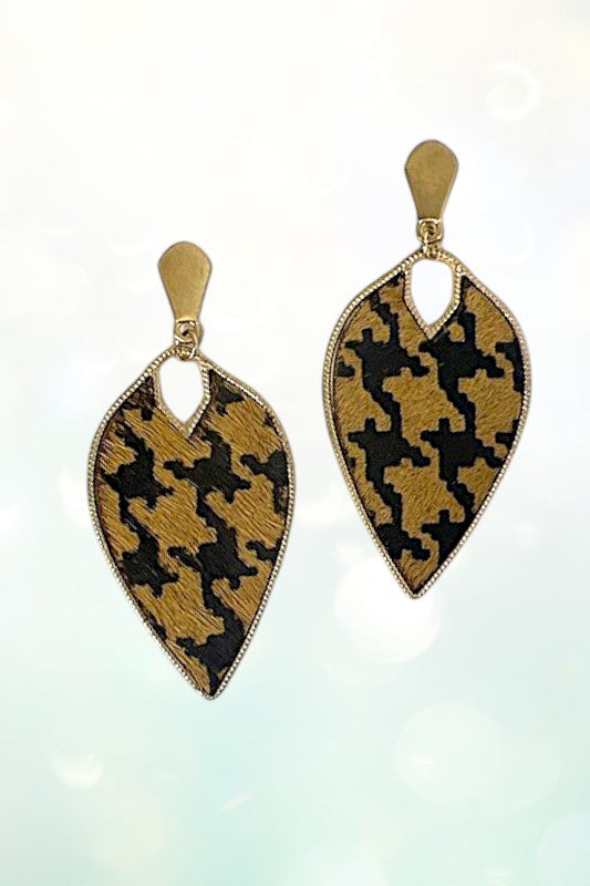 MIX PATTERN DANGLE EARRING
