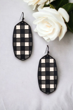 Cut Out Oval Dangle Earring