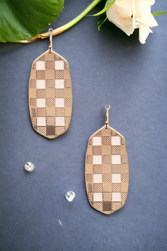 Cut Out Oval Dangle Earring