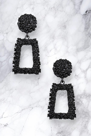 TEXTURED GEOMETRIC DANGLE STATEMENT EARRING