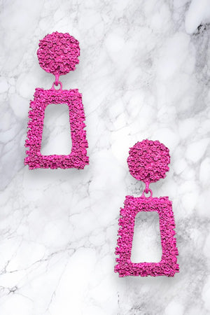 TEXTURED GEOMETRIC DANGLE STATEMENT EARRING