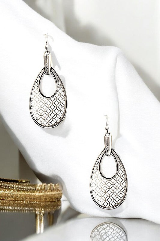 TEARDROP CUT OUT EARRING