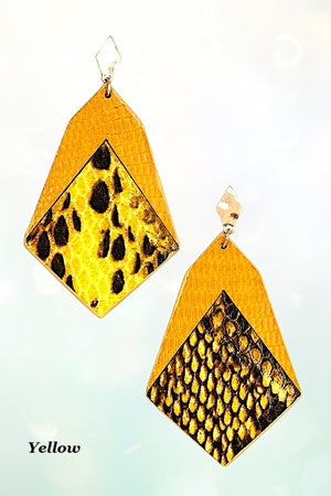 SNAKE PATTERN CUT SHAPE DANGLE EARRING