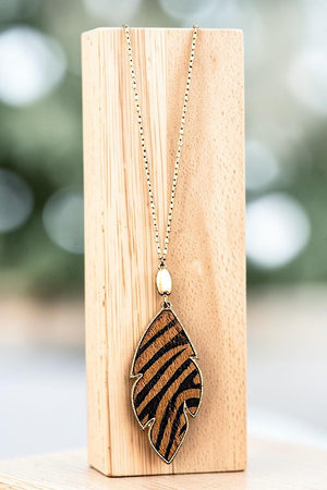 ANIMAL PRINT LEAF PENDANT LONG NECKLACE