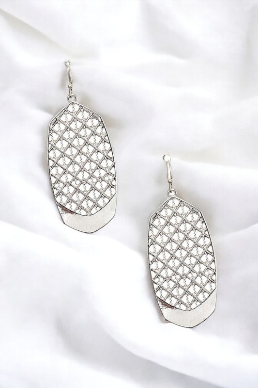 Oval Filigree Dangle Earring