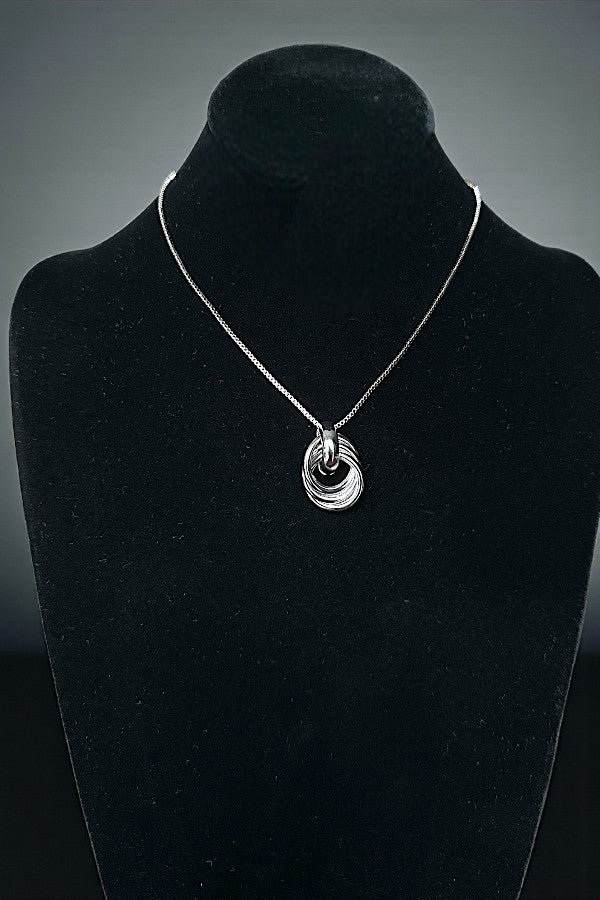 GEOMETRIC KNOT PENDANT NECKLACE