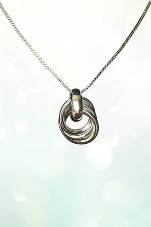 GEOMETRIC KNOT PENDANT NECKLACE