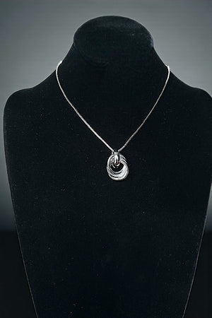 GEOMETRIC KNOT PENDANT NECKLACE