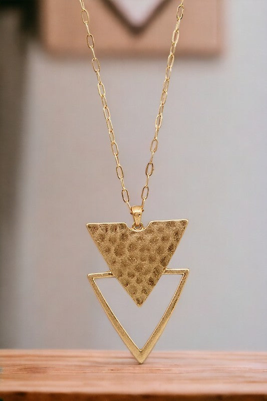 Elongated Triangle Link Pendant Necklace