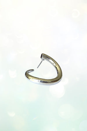 SMOOTH FINISH TWISTED SEMI HOOP EARRING