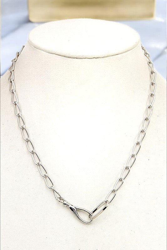 CHAIN CLASP NECKLACE