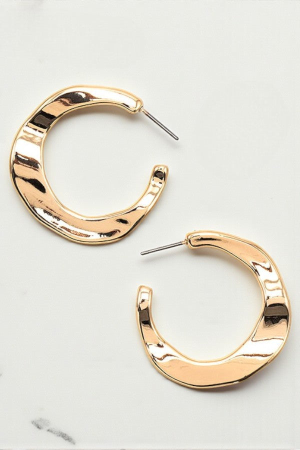 WAVY ACCENT SEMI HOOP EARRING