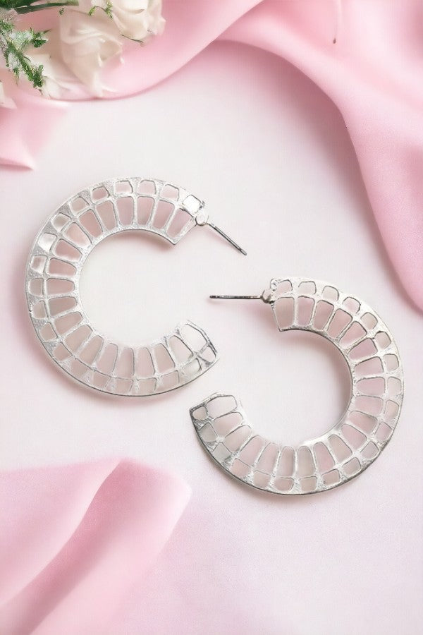 SEMI CIRCLE CUT OUT EARRING