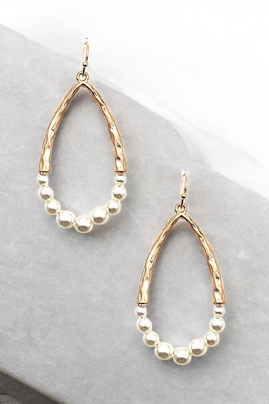 HAMMERED TEARDROP PEARL LINK EARRING