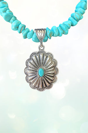 GEM ACCENT ETCHED CONCHO PENDANT CHIPPED GEM NECKLACE EARRING SET