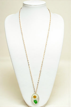 ELONGATED RESIN PENDANT NECKLACE