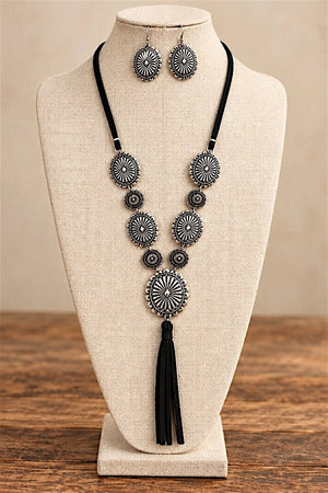 ROUND ETCHED CONCHO LINK TASSEL DANGLE CORD NECKLACE AND EARRING SET
