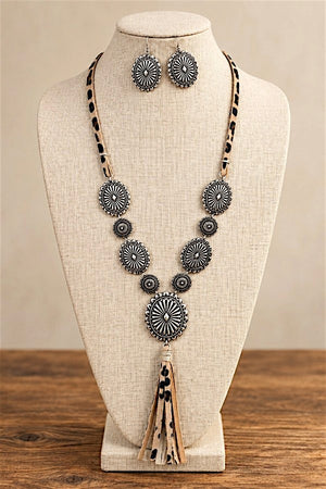 ROUND ETCHED CONCHO LINK TASSEL DANGLE CORD NECKLACE AND EARRING SET