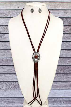 ETCHED LINE SLIDER FAUX SUEDE NECKLACE SET