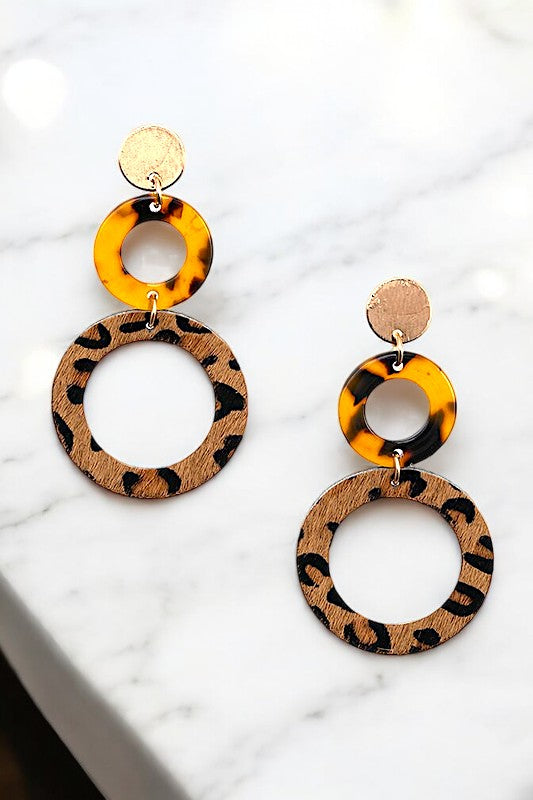 ROUND ACCETATE ANIMAL PRINT DROP EARRING