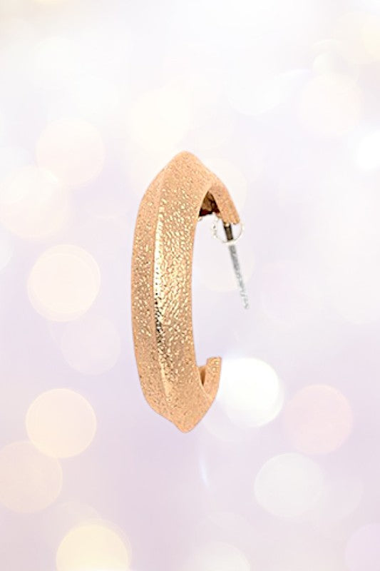 TEXTURED MINI SEMI HOOP EARRING