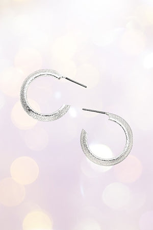 TEXTURED MINI SEMI HOOP EARRING