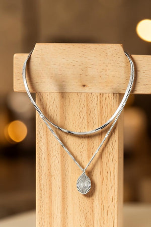 FLAT CHAIN OVAL PENDANT LAYERED NECKLACE