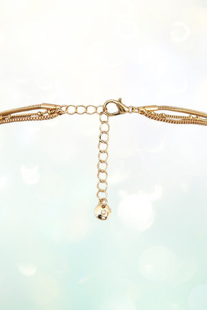 THREE DIFFERENT CHAINS LAYERED SHORT NECKLACE
