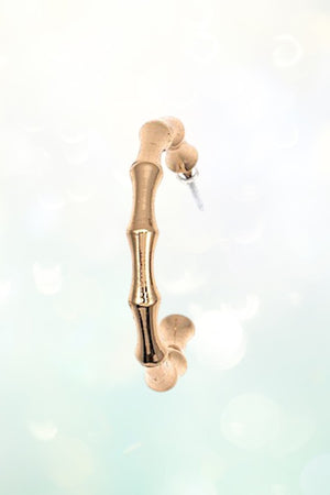 BAMBOO DETAILED C HOOP EARRING