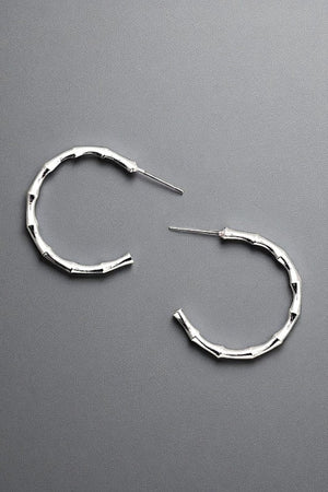 BAMBOO DETAILED C HOOP EARRING