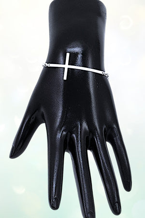 CROSS ACCENT CHAIN BRACELET